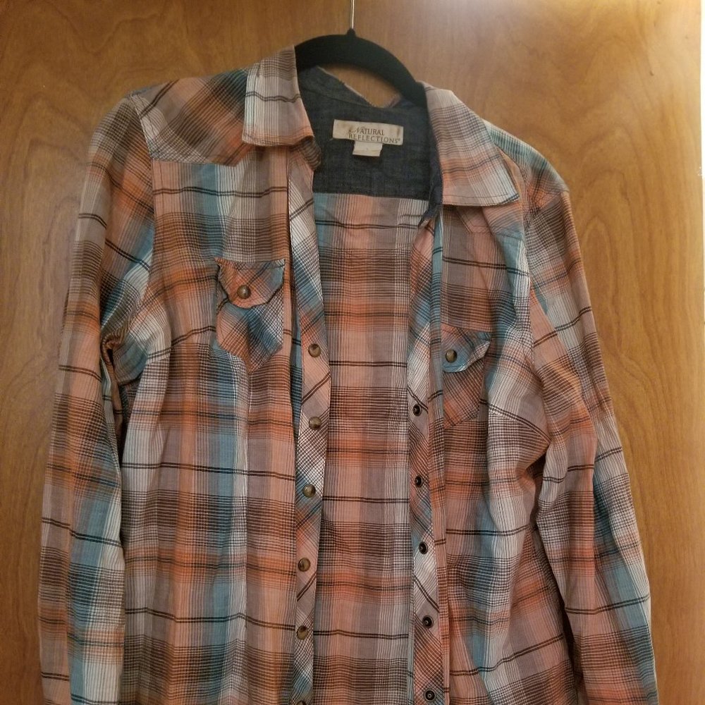 ICONIC FALL LOOK light plaid button-up L